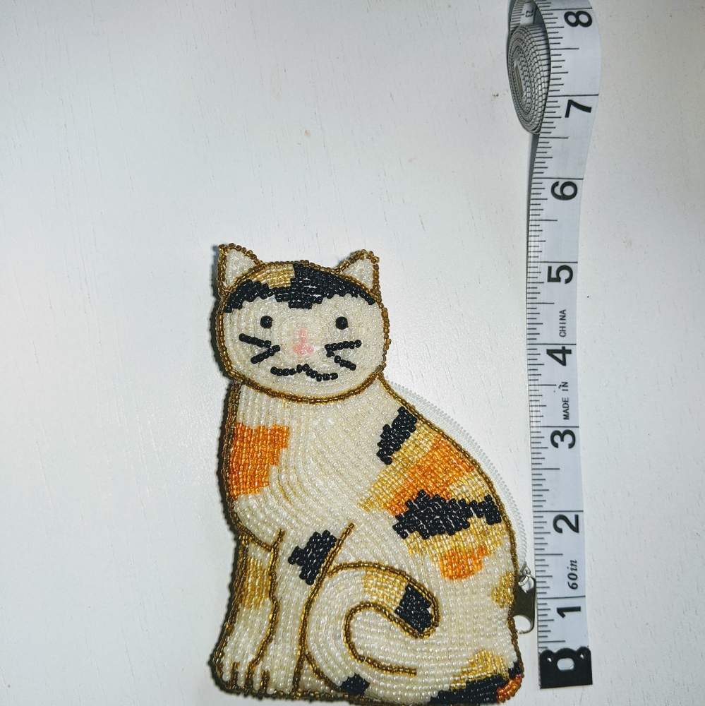 Beaded coin purse with zipper
